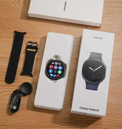 SM401 Smart Watch – SIM Enabled, Camera, Health Tracking, Social Apps (WhatsApp, Facebook, Twitter)